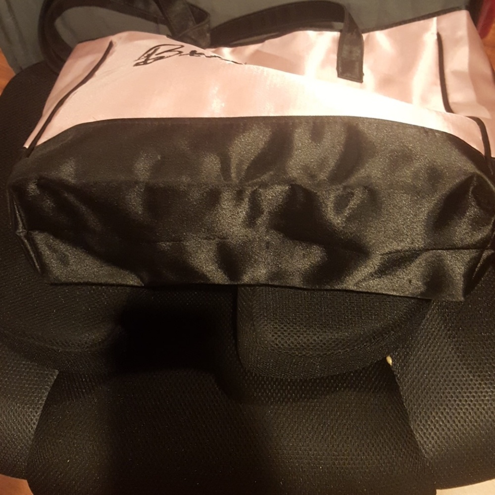 Tote - Picture 2 of 3